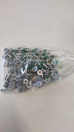 4 stk. usamlet højskabe H: 214,4 x B: 50 x D: 58,1 cm uden låger.