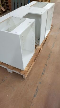 3 stk. skabe uden låge.