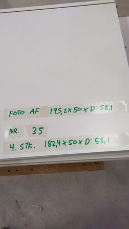 4 stk. usamlet højskabe H: 182,4 x B: 50 x D: 58,1 cm uden låger.