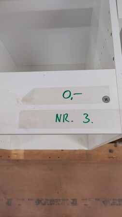 3 stk. skabe uden låge.