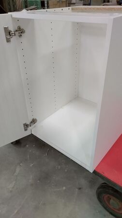 4 stk. usamlet underskabe H: 70,4 x B: 50 x D: 60,0 med låge og 4 hylder