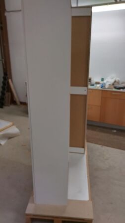 4 stk. usamlet højskabe H: 195,2 x B: 60 x D: 34,0 med låge og 16 hylder