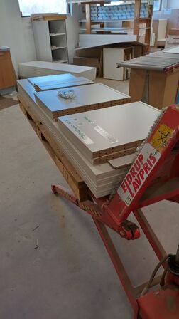 4 stk. usamlet højskabe H: 214,4 x B: 50 x D: 58,1 cm uden låger.