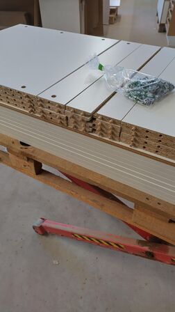 4 stk. usamlet højskabe H: 214,4 x B: 60 x D: 58,1 cm uden låger.