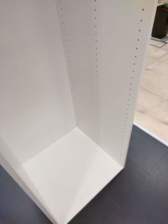 4 stk. usamlet højskabe H: 195,2 x B: 50 x D: 58,1 cm uden låger.