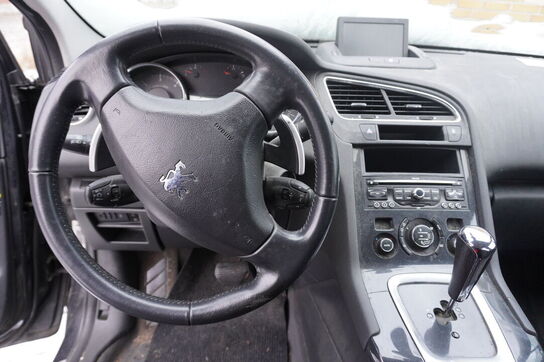 Varebil PEUGEOT 5008 1.6 HDI 112HK ESG (Momsfri)