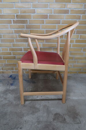 Armstol FRITZ HANSEN PP56 "Kinastol" Bøg (Udstillingsmodel)