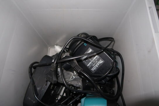 Arbejdslampe samt kasse med ladere MAKITA