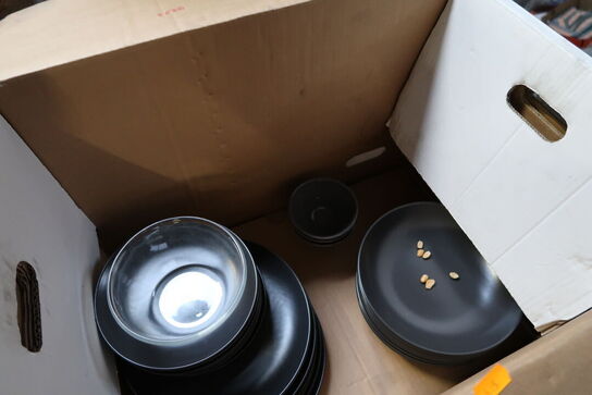 Palle med div. Elektronik og reservedele MIELE m.fl.