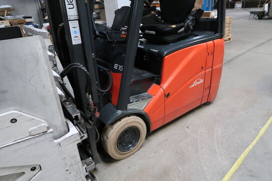 El-Gaffeltruck LINDE E 16H-01 med specialgrab