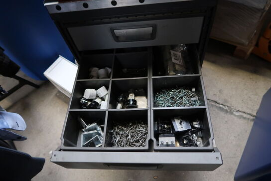 Værktøjsvogn med div. Værktøj