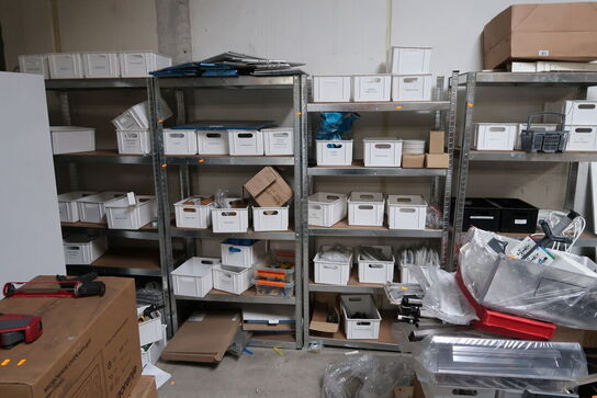 4 fag lagerreoler med div. Reservedele