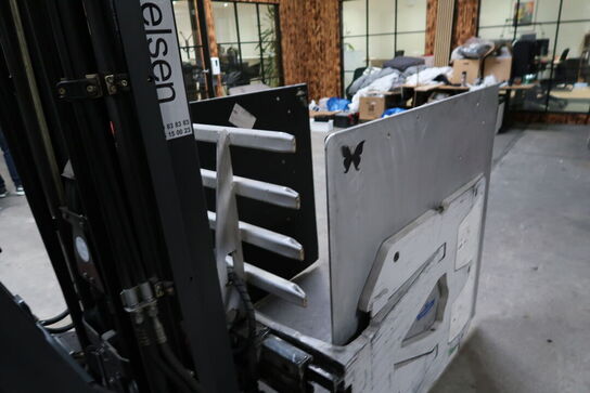 El-Gaffeltruck LINDE E 16H-01 med specialgrab