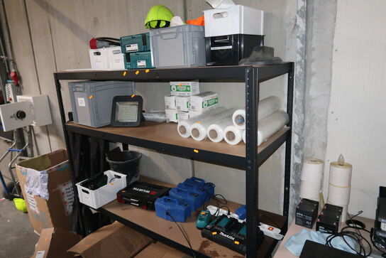 Lagerreol uden indhold