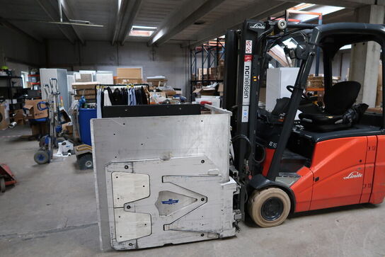 El-Gaffeltruck LINDE E 16H-01 med specialgrab