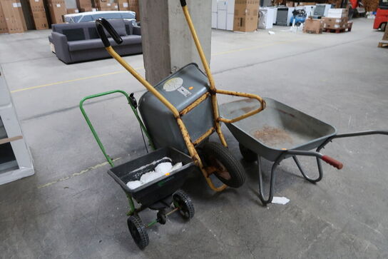 Saltspreder samt 2 stk. trillebør