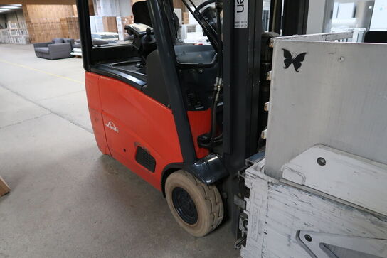 El-Gaffeltruck LINDE E 16H-01 med specialgrab