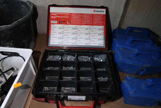 Akku håndværktøj MAKITA DF001D samt skruesæt WÜRTH