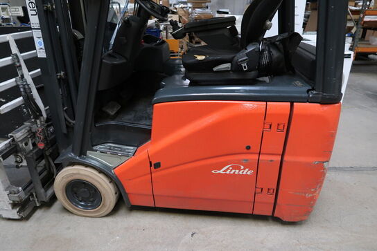 El-Gaffeltruck LINDE E 16H-01 med specialgrab