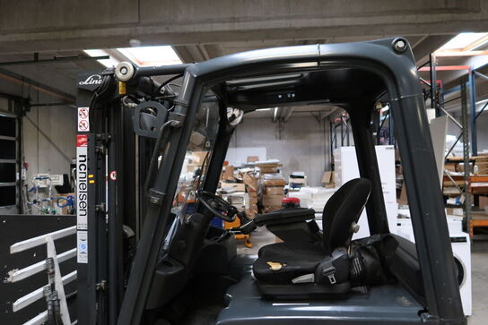 El-Gaffeltruck LINDE E 16H-01 med specialgrab