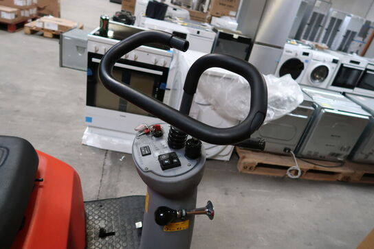 Ride-on fejemaskine HAKO SWEEPMASTER B800 R