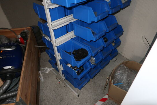 Sortimentsreol med indhold