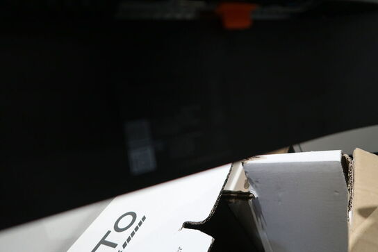 2 stk. computerskærme DELL U2419H samt dockingstation LENOVO