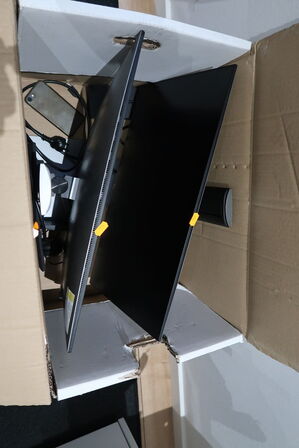 2 stk. computerskærme DELL U2419H samt dockingstation LENOVO