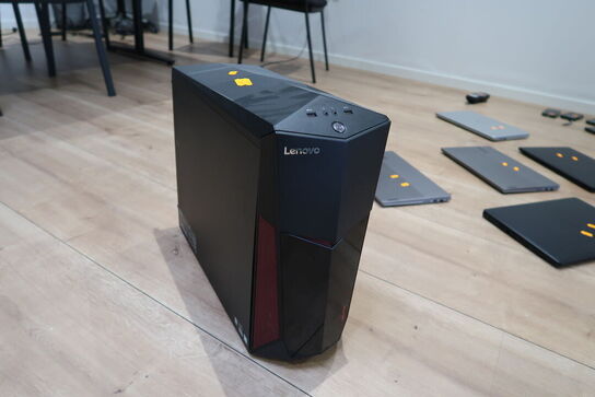 Computer LENOVO 90H7