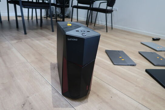 Computer LENOVO 90H7