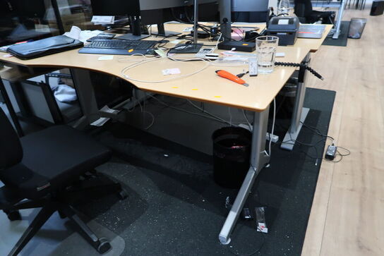 El. hæve/sænke skrivebord uden indhold med kontorstol