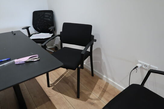 Mødebord med 11 stk. mødestole