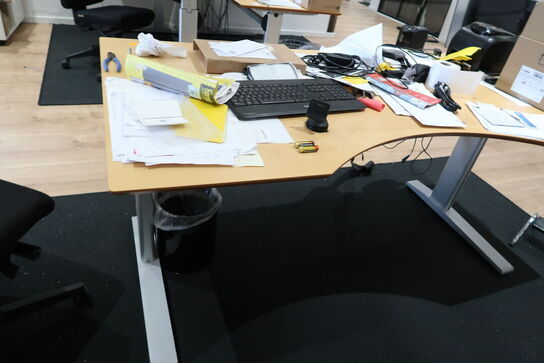 El. hæve/sænke skrivebord uden indhold med kontorstol