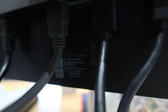 2 stk. computerskærme DELL U2419H, tastatur, mus, dockingstation LENOVO