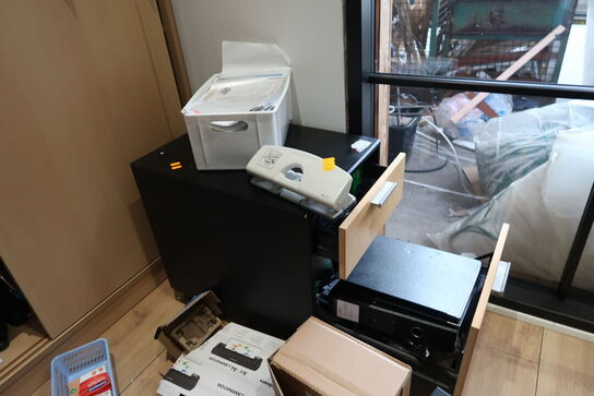 2 stk. skuffemoduler samt skab uden indhold