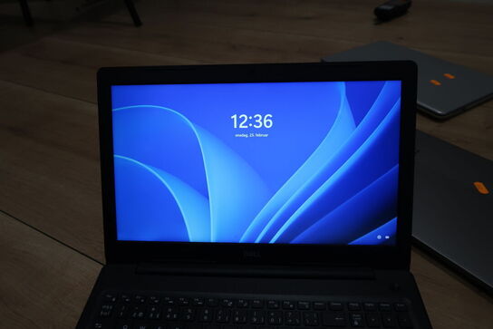 Bærbarcomputer DELL Vostro 3590