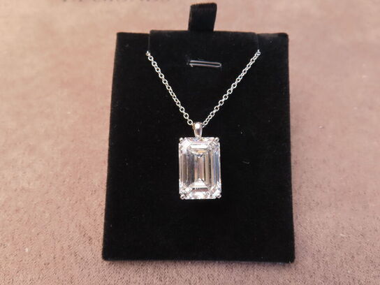 14 kt. Hvidguldhalskæde med 15,03 ct. Briliantsleben Diamant