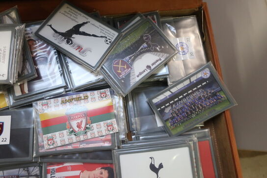 Kuffert med rammer og billeder