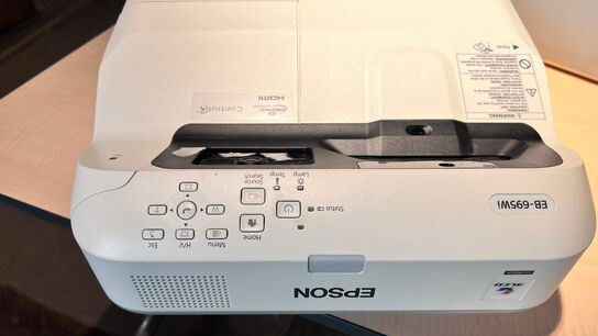 Projektor, EPSON EB-695Wi med touch unit og vægophæng