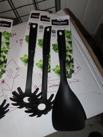 3 stk. køkkenredskaber