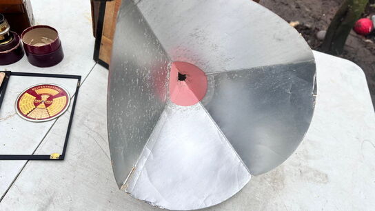 Antikt bælgkamera af træ og messing