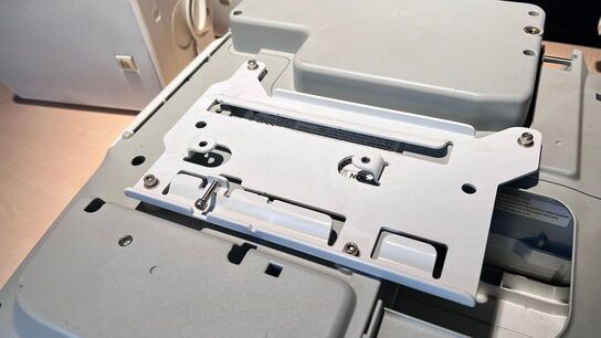 Projektor, EPSON EB-695Wi med touch unit og vægophæng