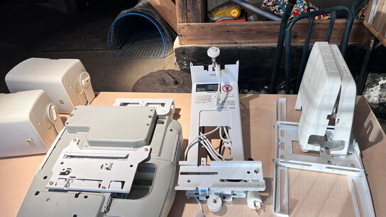 Projektor, EPSON EB-695Wi med touch unit og vægophæng