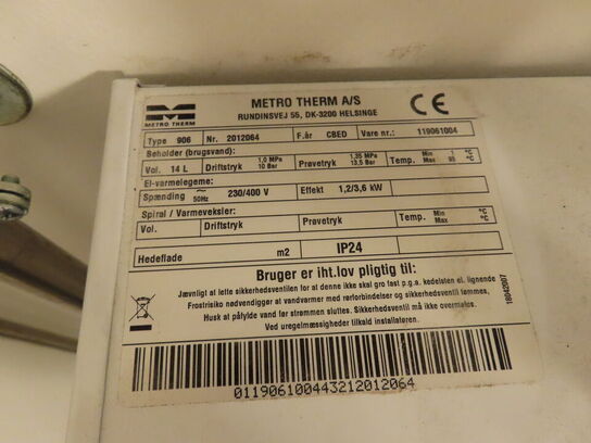 Toilet, vask og vandvarmer