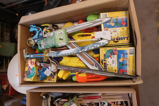 3 kasser med legetøj