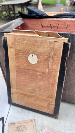 Antikt bælgkamera af træ og messing