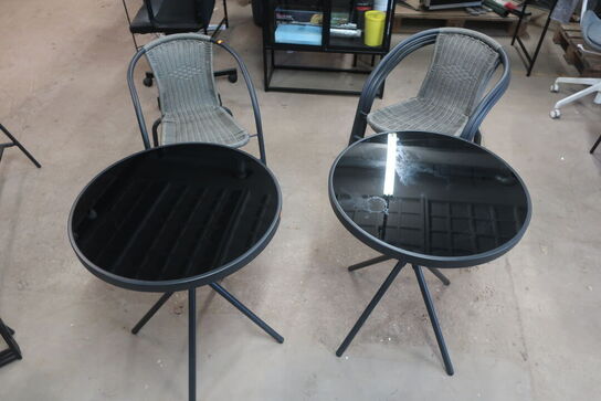 2 stk. cafeborde og 4 stk. stole JYSK 