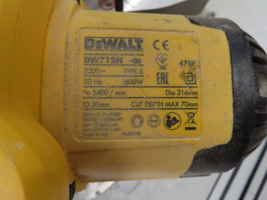 Kap-/gerringssav, DEWALT DW712N