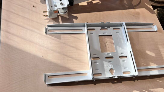 Projektor, EPSON EB-695Wi med touch unit og vægophæng