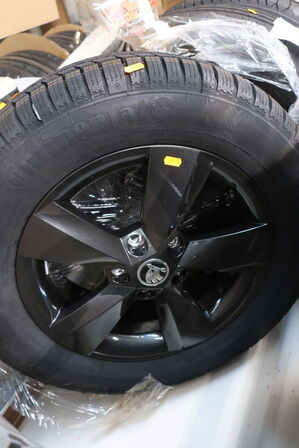 Dæk med alufælg CONTINENTAL ContiWinterContact 215/60R16